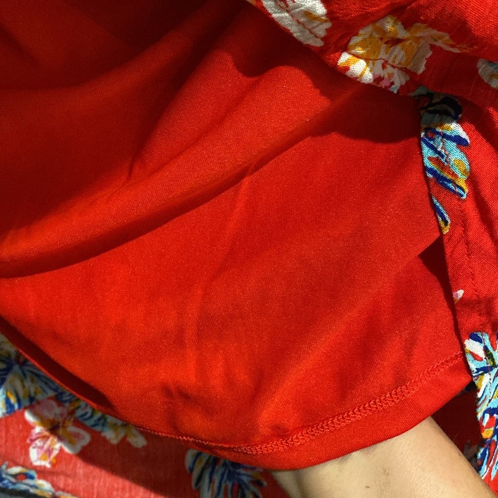 Floral Red Women's Top - Picture 4 of 6